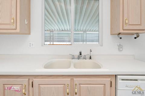 704 45th St, Bakersfield, CA 93301 photo 18