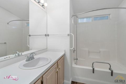 704 45th St, Bakersfield, CA 93301 photo 22