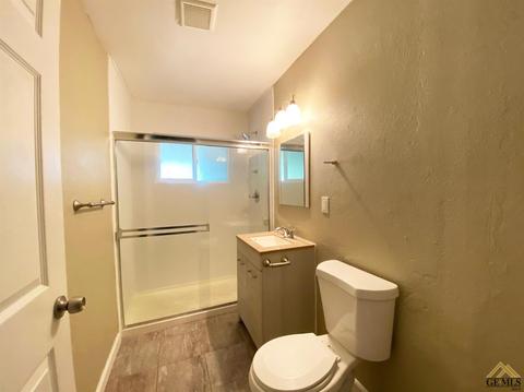 8404 Palm Ave, Lamont, CA 93241 photo 9