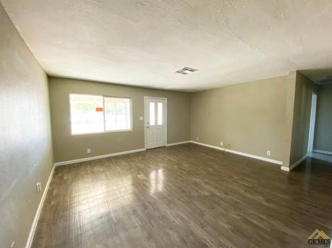 8404 Palm Ave, Lamont, CA 93241 photo 12