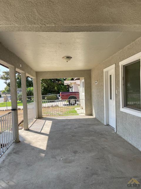 8404 Palm Ave, Lamont, CA 93241 photo 3
