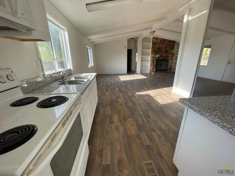 419 E 10th St, Bakersfield, CA 93307 photo 4