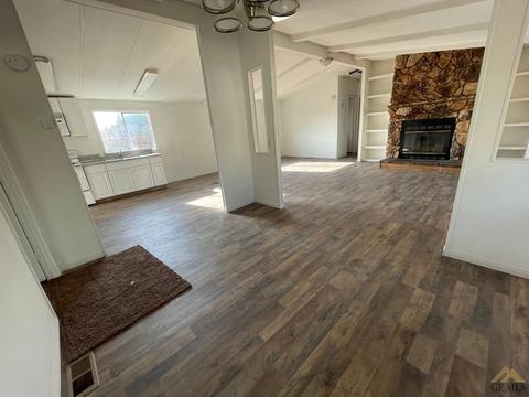 419 E 10th St, Bakersfield, CA 93307 photo 2