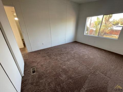 419 E 10th St, Bakersfield, CA 93307 photo 7