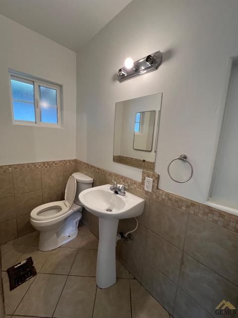 426 Philippine St, Taft, CA 93268 photo 8