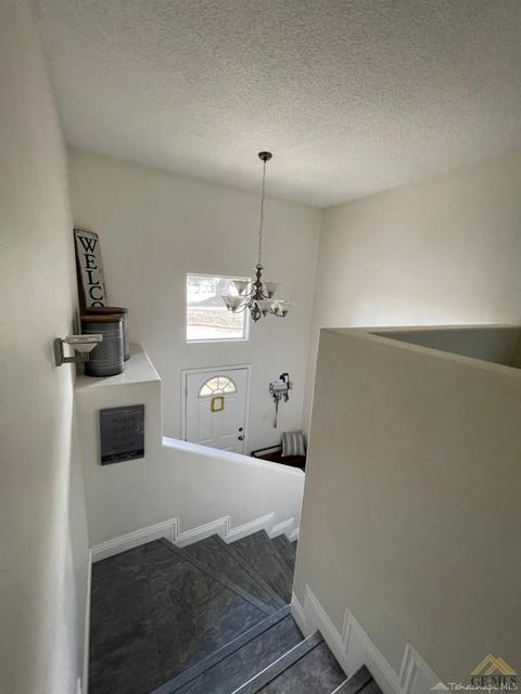 17661 Dike Ct, Tehachapi, CA 93561 photo 2