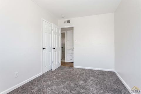 8401 Hall Rd, Lamont, CA 93241 photo 12