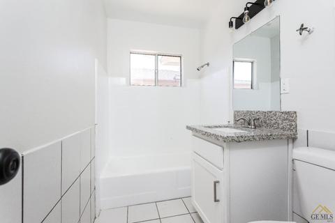 8401 Hall Rd, Lamont, CA 93241 photo 13