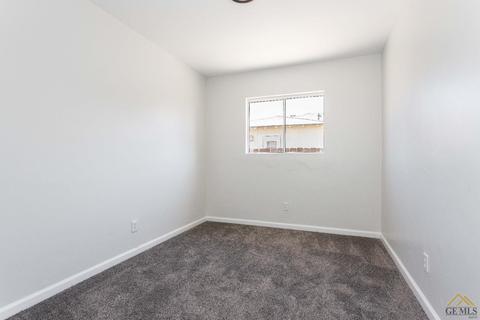 8401 Hall Rd, Lamont, CA 93241 photo 11