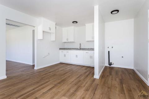 8401 Hall Rd, Lamont, CA 93241 photo 9