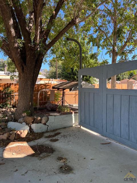 6334 Poplar St, Weldon, CA 93283 photo 9