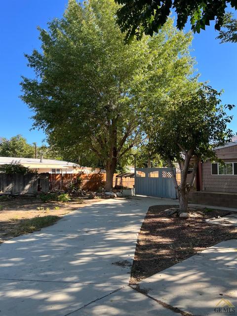 6334 Poplar St, Weldon, CA 93283 photo 4