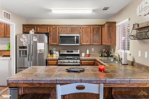 409 Chris Ave, Shafter, CA 93263 photo 9
