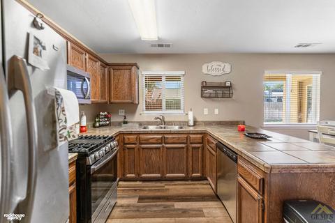 409 Chris Ave, Shafter, CA 93263 photo 10