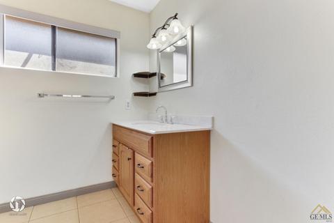 2203 Manning St, Bakersfield, CA 93309 photo 28