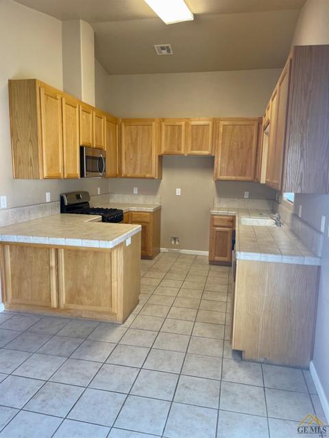 213 Warren St, Taft, CA 93268 photo 8