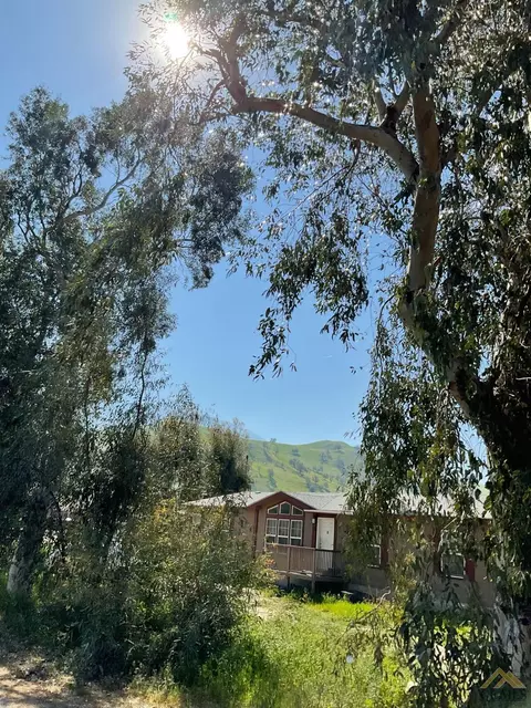 28061 J St, Caliente, CA 93518 photo 1