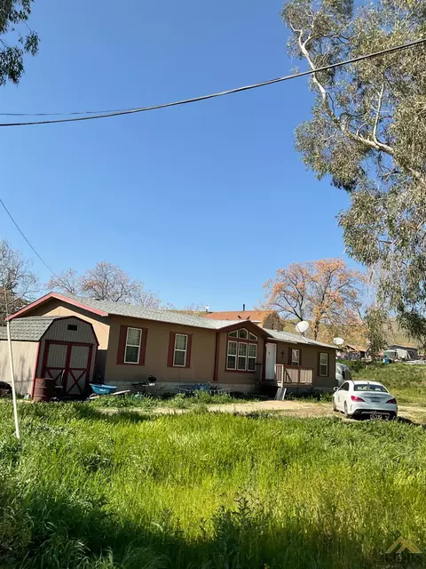 28061 J St, Caliente, CA 93518 photo 2
