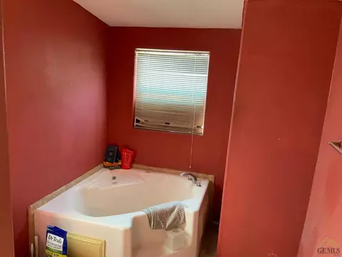 28061 J St, Caliente, CA 93518 photo 7