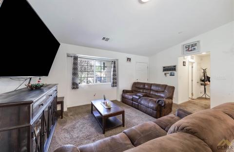 707 Aussie Ave, Bakersfield, CA 93307 photo 6