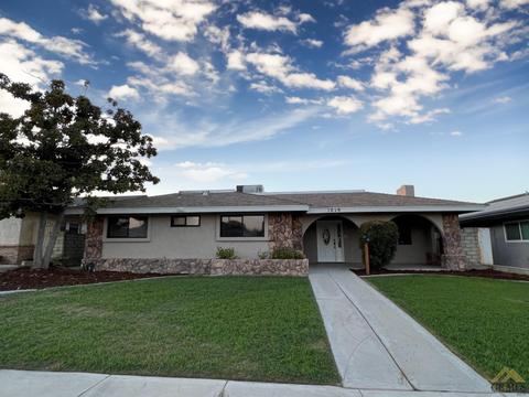 1019 3rd St, Taft, CA 93268 photo 1