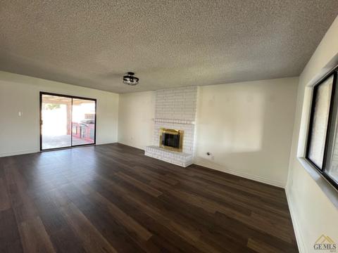 1019 3rd St, Taft, CA 93268 photo 5