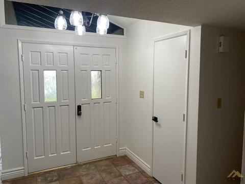 403 Alpine St, Taft, CA 93268 photo 8