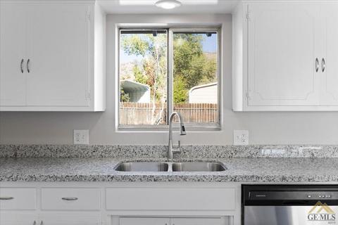 22705 Mariposa Rd, Tehachapi, CA 93561 photo 18
