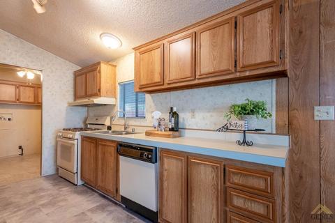 705 46th St, Bakersfield, CA 93301 photo 9