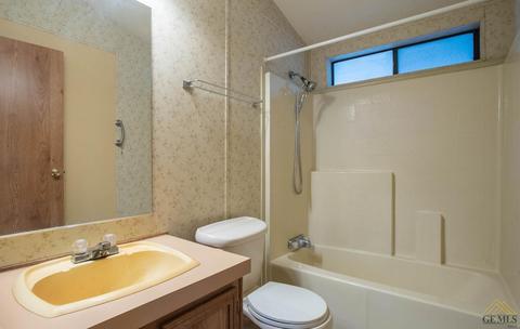 705 46th St, Bakersfield, CA 93301 photo 11