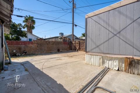 217 E St, Taft, CA 93268 photo 23