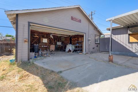 217 E St, Taft, CA 93268 photo 22