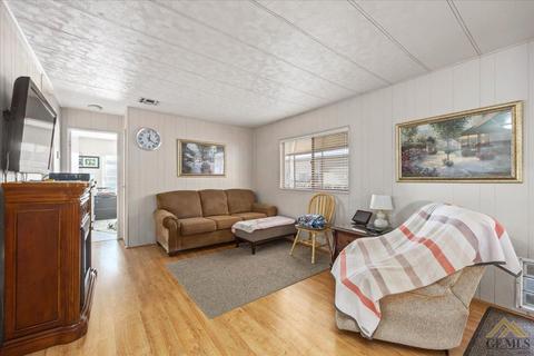 700 44th St, Bakersfield, CA 93301 photo 17
