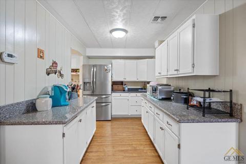 700 44th St, Bakersfield, CA 93301 photo 22