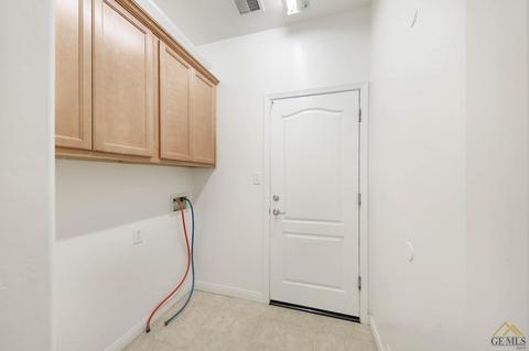 2402 Macau St, Bakersfield, CA 93313 photo 14