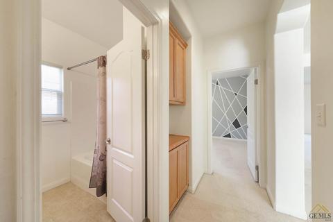 2402 Macau St, Bakersfield, CA 93313 photo 8