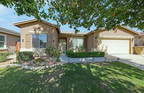 2402 Macau St, Bakersfield, CA 93313 photo 1