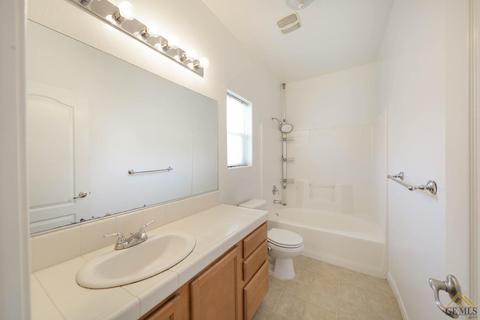 2402 Macau St, Bakersfield, CA 93313 photo 16