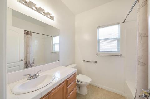2402 Macau St, Bakersfield, CA 93313 photo 10