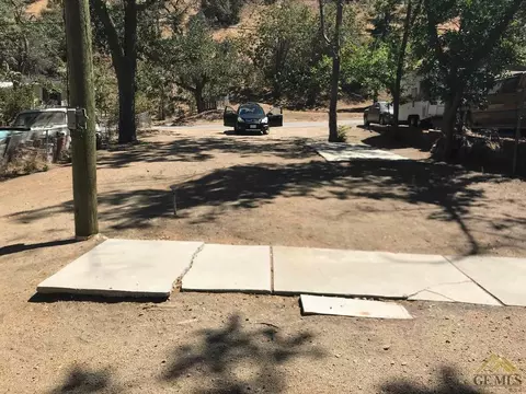 403 South Dr, Lebec, CA 93243 photo 2
