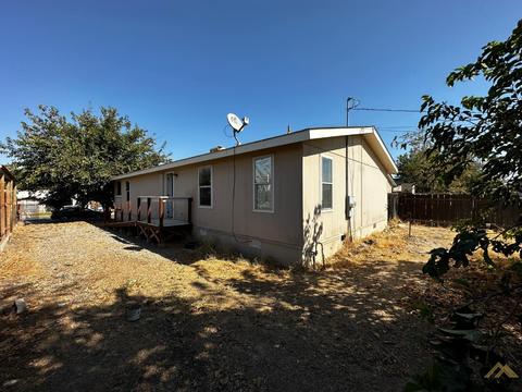 135 Crystal St, Taft, CA 93268 photo 2
