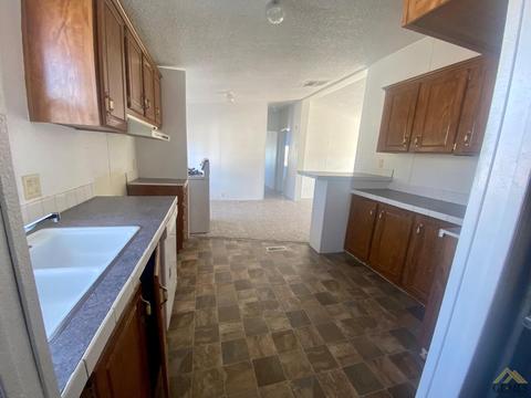 225 Montview Ave, Taft, CA 93268 photo 4