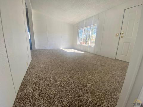 225 Montview Ave, Taft, CA 93268 photo 5