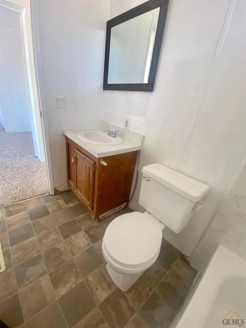 225 Montview Ave, Taft, CA 93268 photo 9