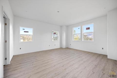 29221 Angus Ct, Tehachapi, CA 93561 photo 18