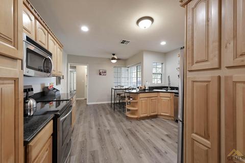 3607 Pickwick Dr, Bakersfield, CA 93306 photo 9