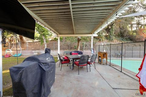 3607 Pickwick Dr, Bakersfield, CA 93306 photo 27