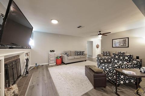 3607 Pickwick Dr, Bakersfield, CA 93306 photo 7