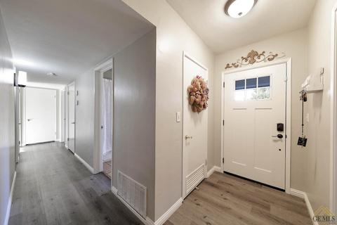 3607 Pickwick Dr, Bakersfield, CA 93306 photo 5