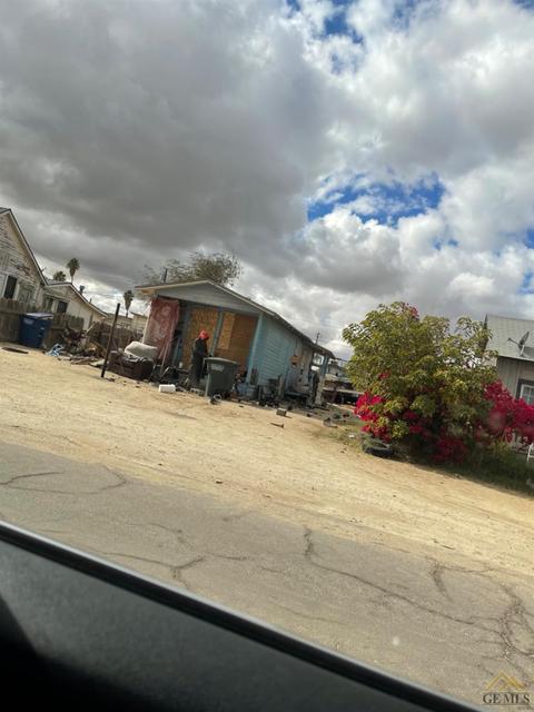 211 Naylor Ave, Taft, CA 93268 photo 1